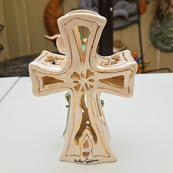 Heather Goldmine Porceline Cross w/Lillies (2003) BLUE SKY - Picture 3 of 4
